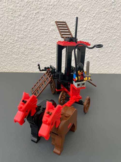 VINTAGE LEGO DRAGON WAGON- 1993 SET