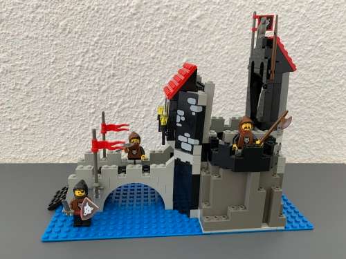 VINTAGE LEGO WOLFPACK TOWER - 1992 SET
