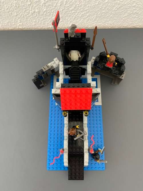 VINTAGE LEGO WOLFPACK TOWER - 1992 SET