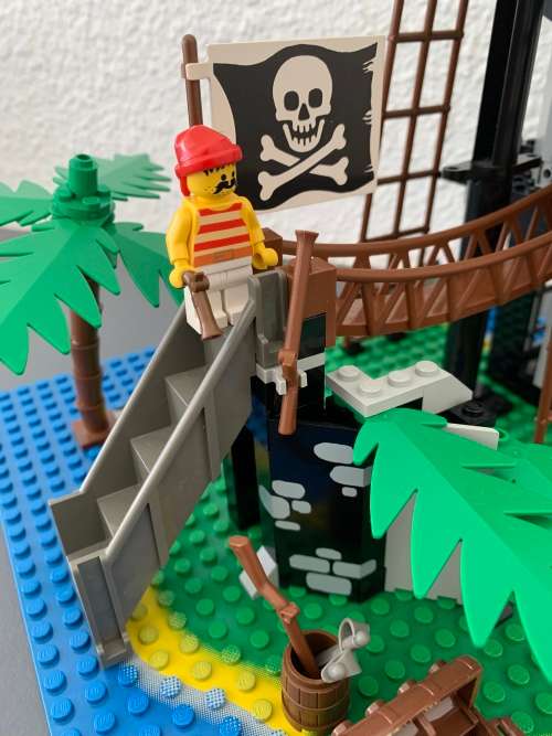 VINTAGE LEGO FORBIDDEN ISLAND- 1989 SET