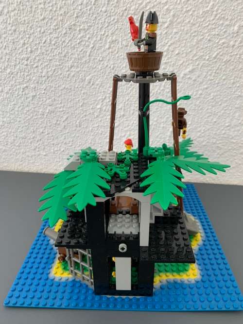 VINTAGE LEGO FORBIDDEN ISLAND- 1989 SET