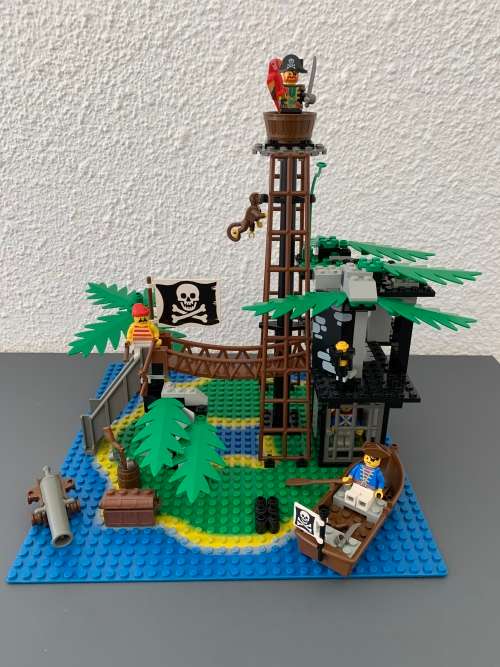 VINTAGE LEGO FORBIDDEN ISLAND- 1989 SET