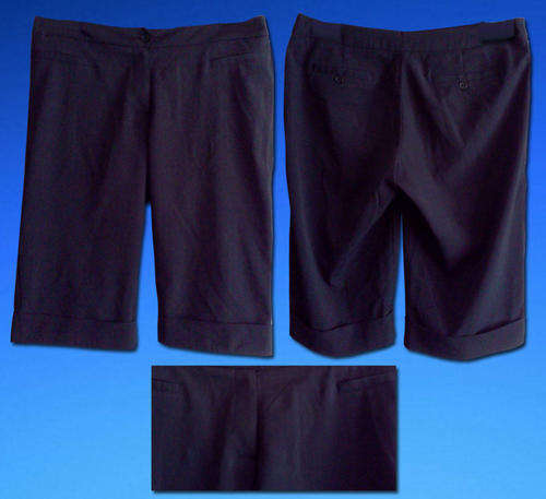 Ladies Black Pinstripe Shorts Size12/36/Medium