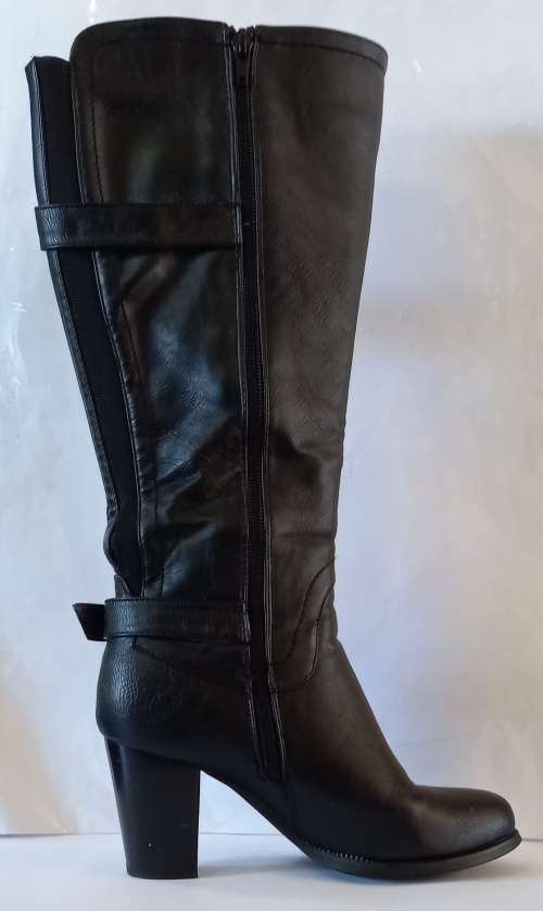 Ladies Knee Height Boots With Block Heel - SA Size 5