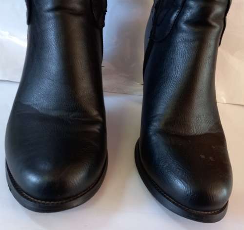Ladies Knee Height Boots With Block Heel - SA Size 5