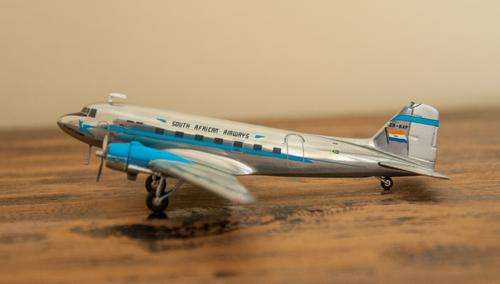 SOUTH AFRICAN AIRWAYS 1/200 DIE CAST MODEL DOUGLAS DC-3