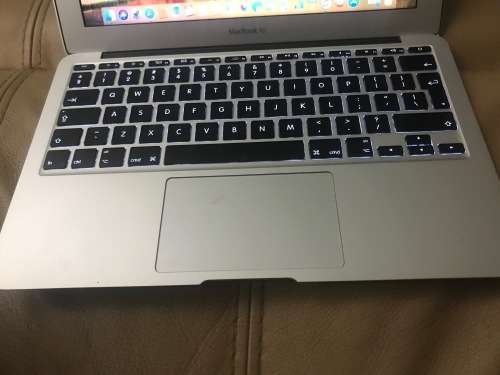 Macbook aIr 11 inch 1.6 GHz