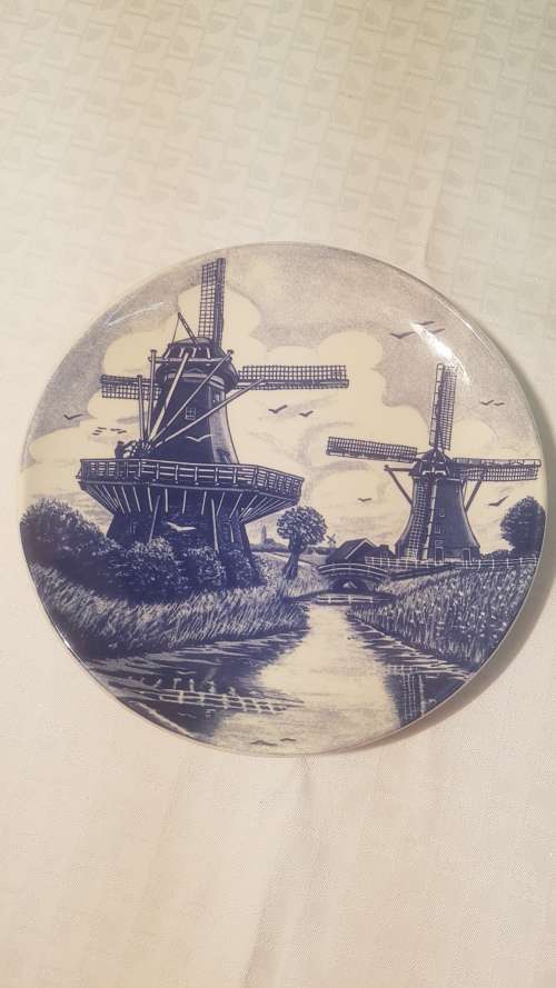 Stunning Delft windmill plate!