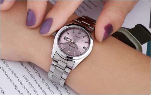 **Ladies Elegantly Stunning WristWatch**