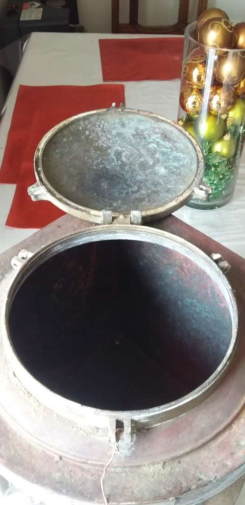 Ship navigation light