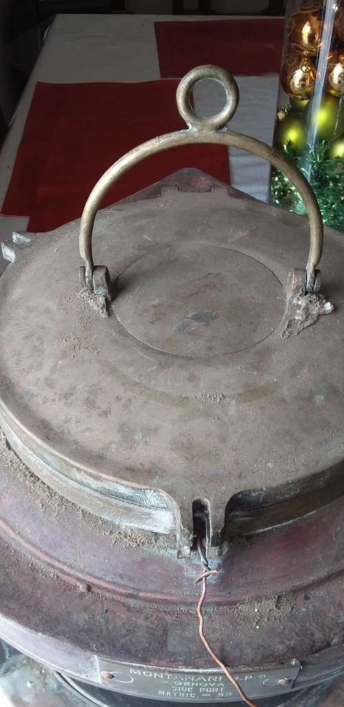 Ship navigation light