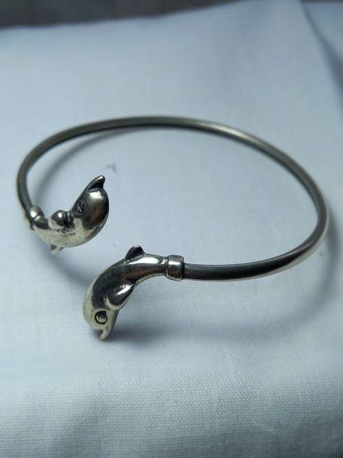 Sterling silver bangle