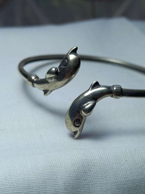 Sterling silver bangle