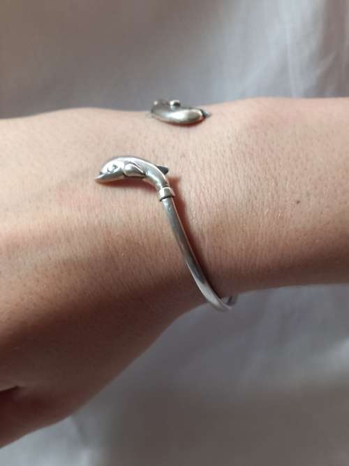 Sterling silver bangle