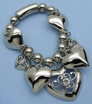 Beautiful, chunky "heart" bracelet