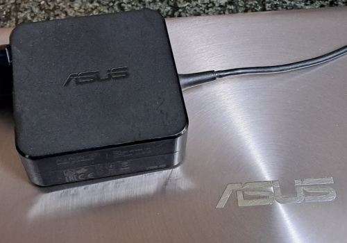 Asus ZenBook UX303U - For SPARES or REPAIRS - PLEASE READ DESCRIPTION. Core i7 CPU 6500U @ 2.5GHz