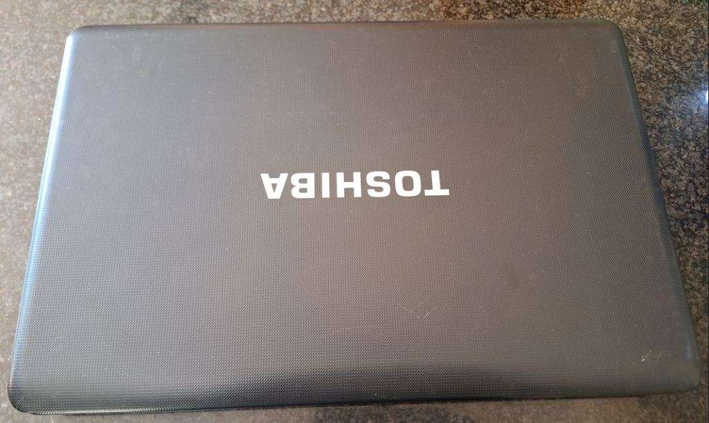Toshiba Satellite C660 Laptop - Selling for spares or repairs.