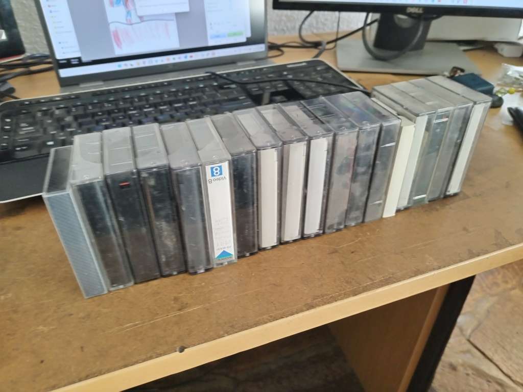 Lot Hi8 and 8mm Video Cassettes