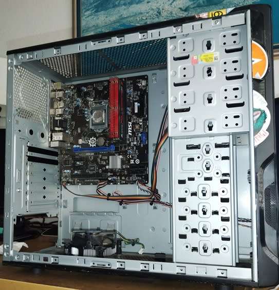 PC Intel i5 8GB (Incomplete)