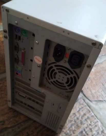 Vintage PC Pentum II 450mHz, 64MB RAM, 3.5GB HDD