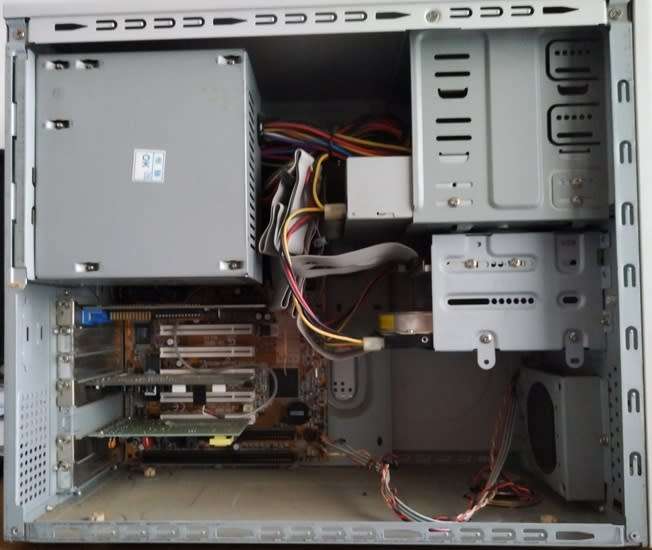 Vintage PC Pentum II 450mHz, 64MB RAM, 3.5GB HDD