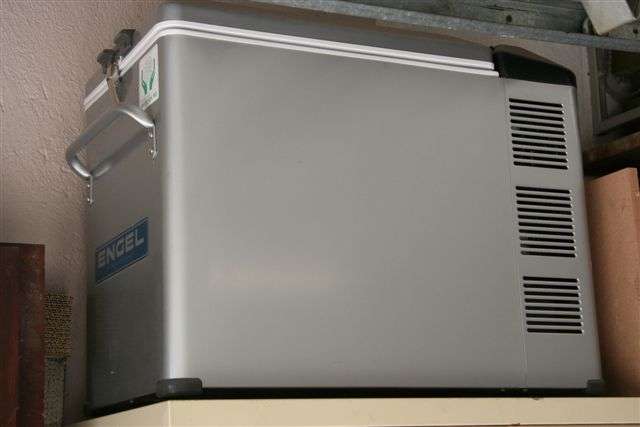 ENGEL 40LITER FRIDGE/FREEZER 'Special listing for LJ8'