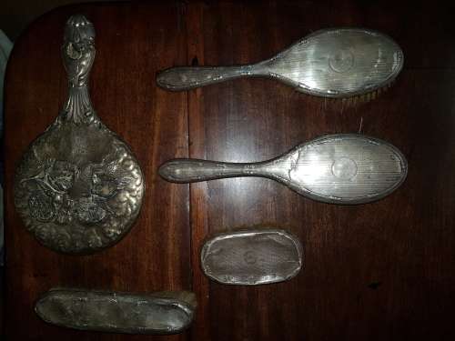 Scrap silver / Collectible grooming items