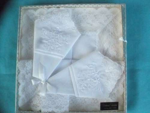 BOX OF 4   FINE LADIES HANDKERCHIEFS