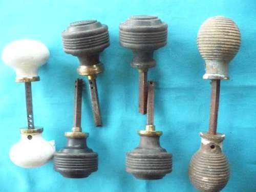 A COLLECTION OF      VARIOUS STYLES & SIZES  VINTAGE WOOD + CERAMIC  DOOR KNOBS