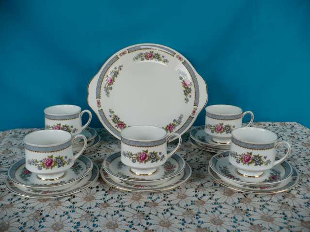 16 PIECE PART PARAGON " CANTON" TEA SET