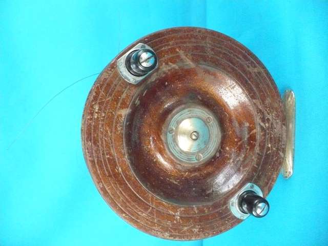 VINTAGE SCARBOROUGH FISHING REEL 150 MM DIAMETER