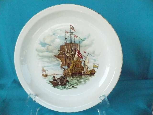 CERAMIC WALL PLATE WITH SAILING SHIP