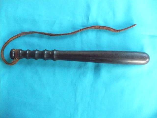 VINTAGE POLICE TRUNCHEON