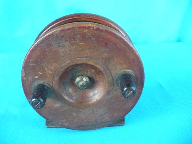 VINTAGE  "MILWARDS" WOOD & BRASS   STRAP BACK  FLY FISHING REEL