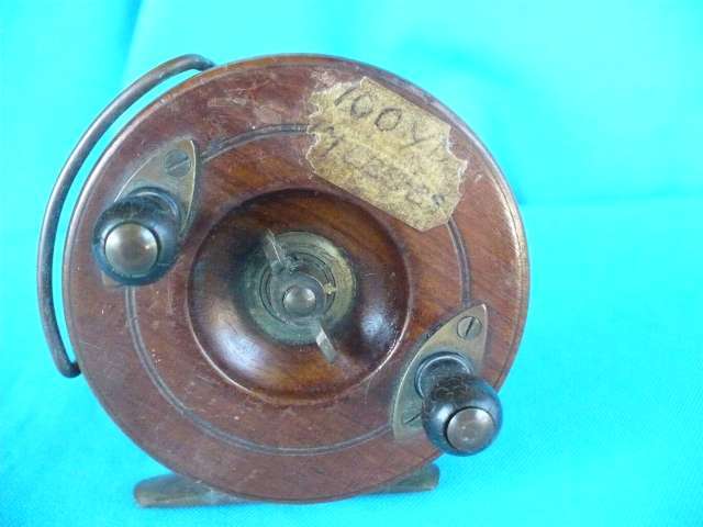 VINTAGE   WOOD & BRASS   STAR BACK  FLY FISHING REEL