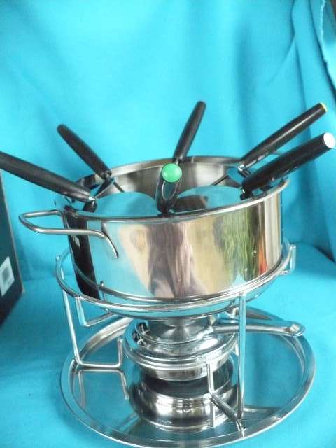 STAINLESS STEEL FONDUE SET + 6 FORKS IN BOX