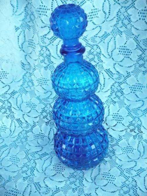 VINTAGE SPARKLING BLUE BOTTLE WITH STOPPER