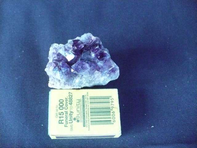 AMETHYST CRYSTAL ON A QUARTZ PLATE