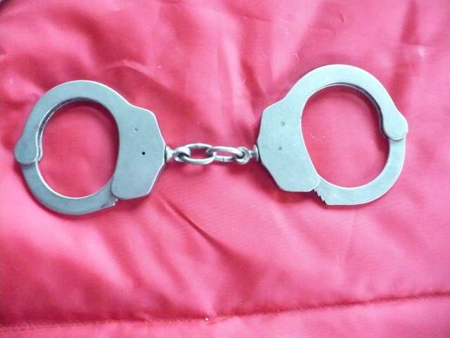 OLD HANDCUFFS  NO KEY