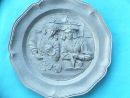 VINTAGE PEWTER WALL PLATE