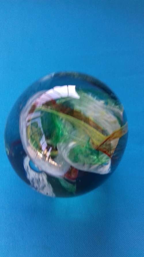 LARGE VINTAGE  ART GLASS PAPERWEIGHT