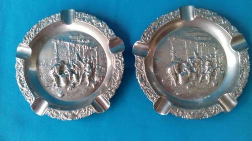 2 METAL ASHTRAYS WITH  TAVERN SCENE