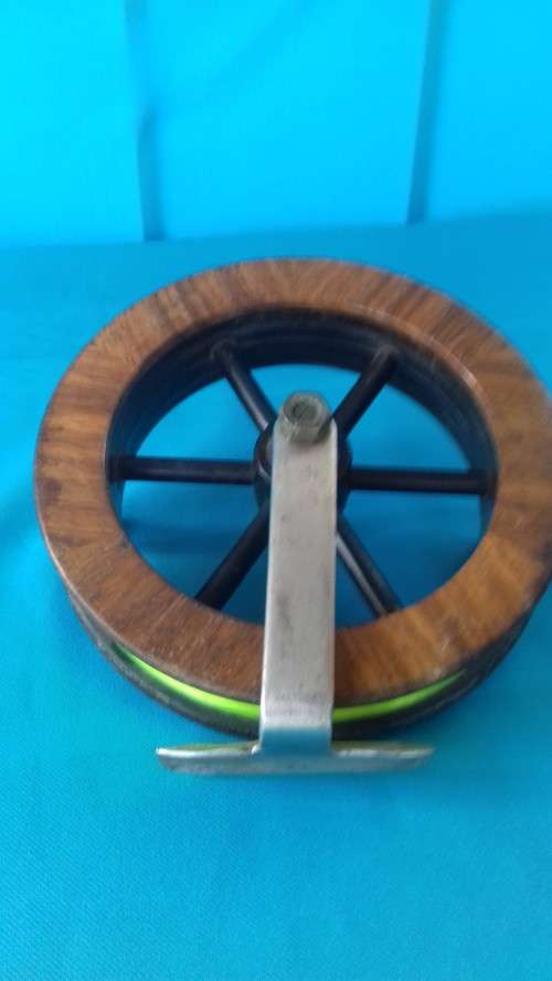 KP WOOD LAMINATED REEL 15 CM