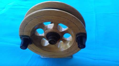 VINTAGE SCARBOROUGH REEL  15.5 CM