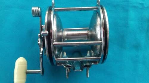 PENN  4/0 SENATOR DEEP SEA REEL