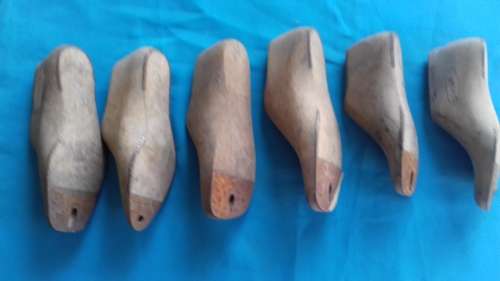 VINTAGE  6 ASSORTED KIDDIES SIZES  WOODEN SHOE MOULDS/LASTS