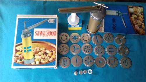 SAWA 2000 DELUXE COOKIE PRESS/ CUTTER
