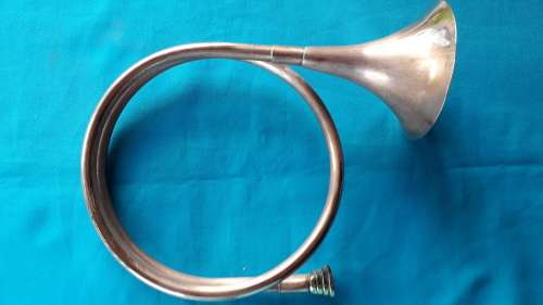 VINTAGE COPPER HUNTING HORN/BUGLE WITH BRASS ACCENTS (HOME DECOR)