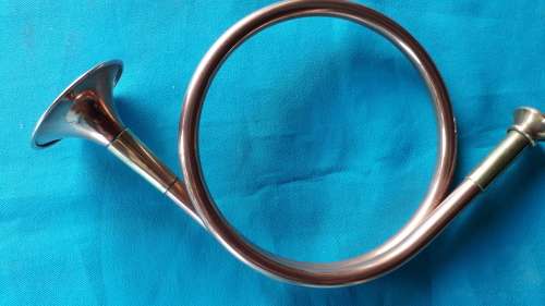 VINTAGE COPPER HUNTING HORN/BUGLE WITH BRASS ACCENTS (HOME DECOR)
