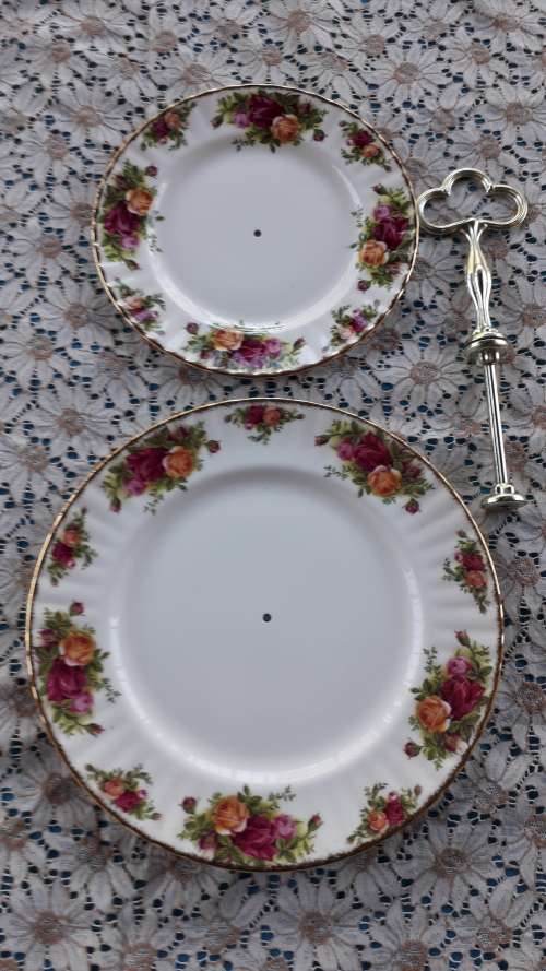 2 TIER ROYAL ALBERT "OLD COUNTRY ROSES" CAKE  STAND